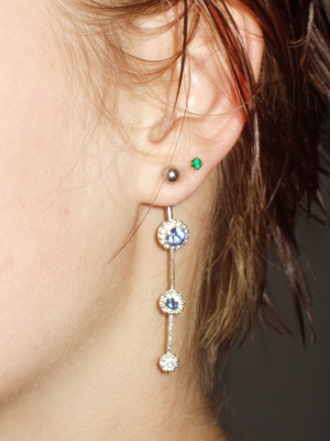 navel_curve_as_earring_400